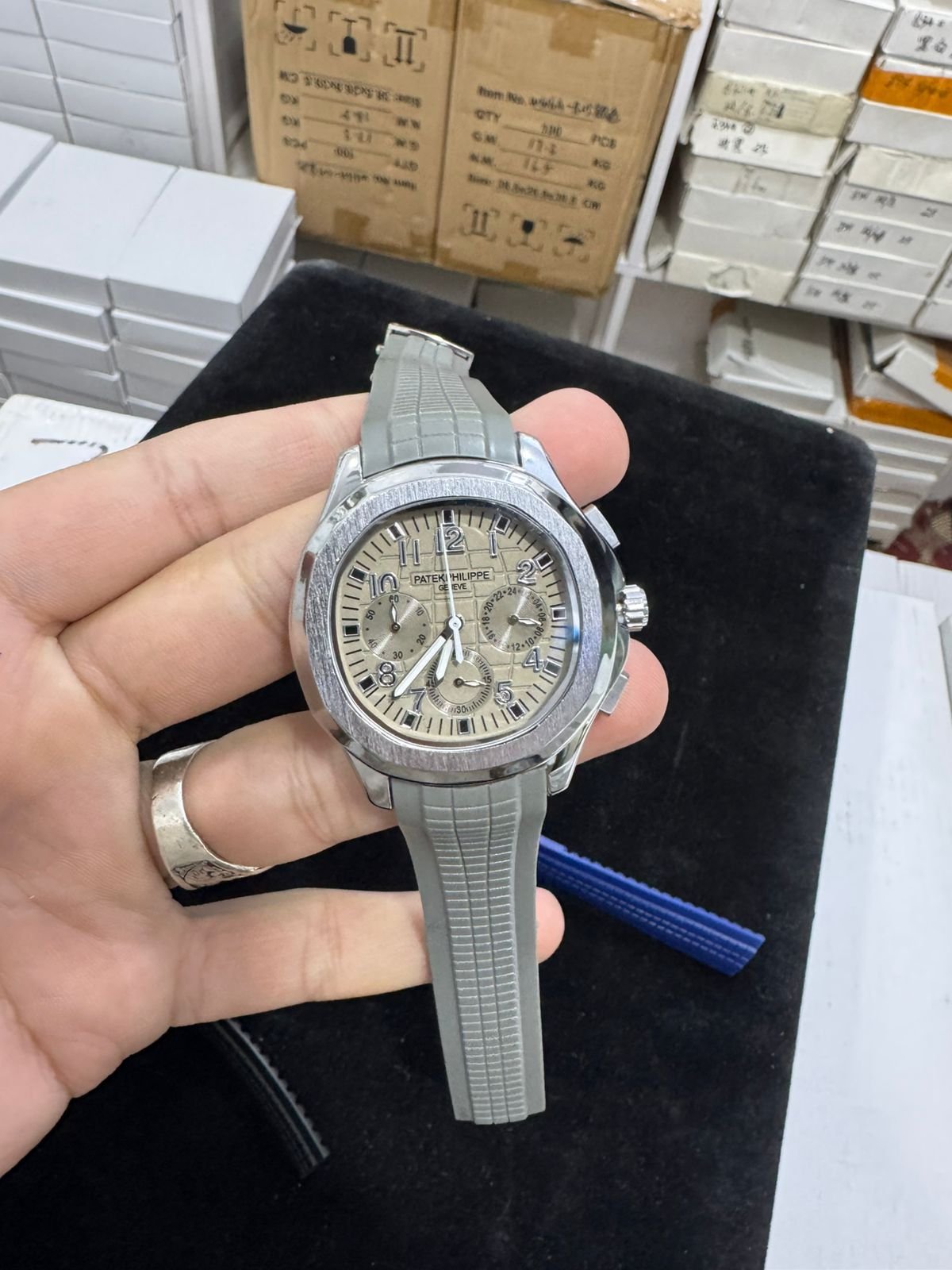 chronograph men watch – black rubber strap sports style chronograph men watch – black rubber strap sports style